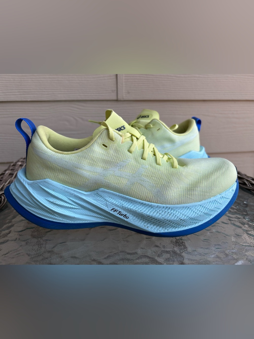 Excellent! Mens ASICS “Superblast” Running Shoes Glow Yellow/Aquamarine sz 8